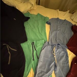 Figs Scrub Set in Black, Green, and Blue